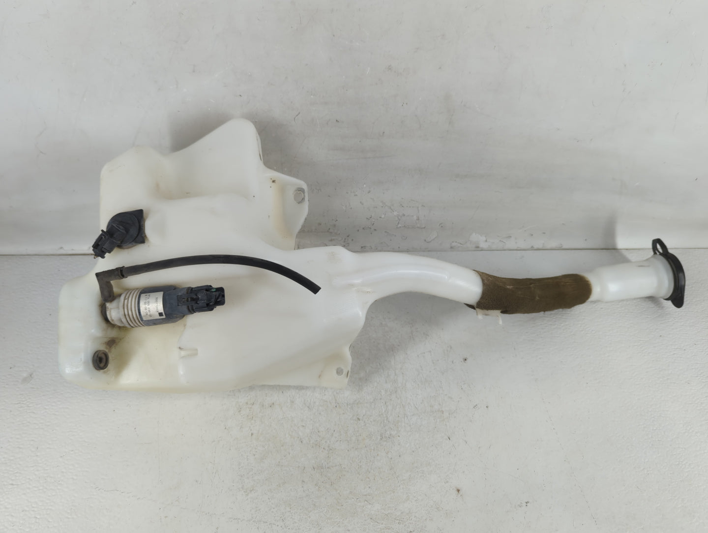 2007-2009 Gmc Acadia Windshield Washer Fluid Reservoir Bottle Oem - Oemusedautoparts1.com