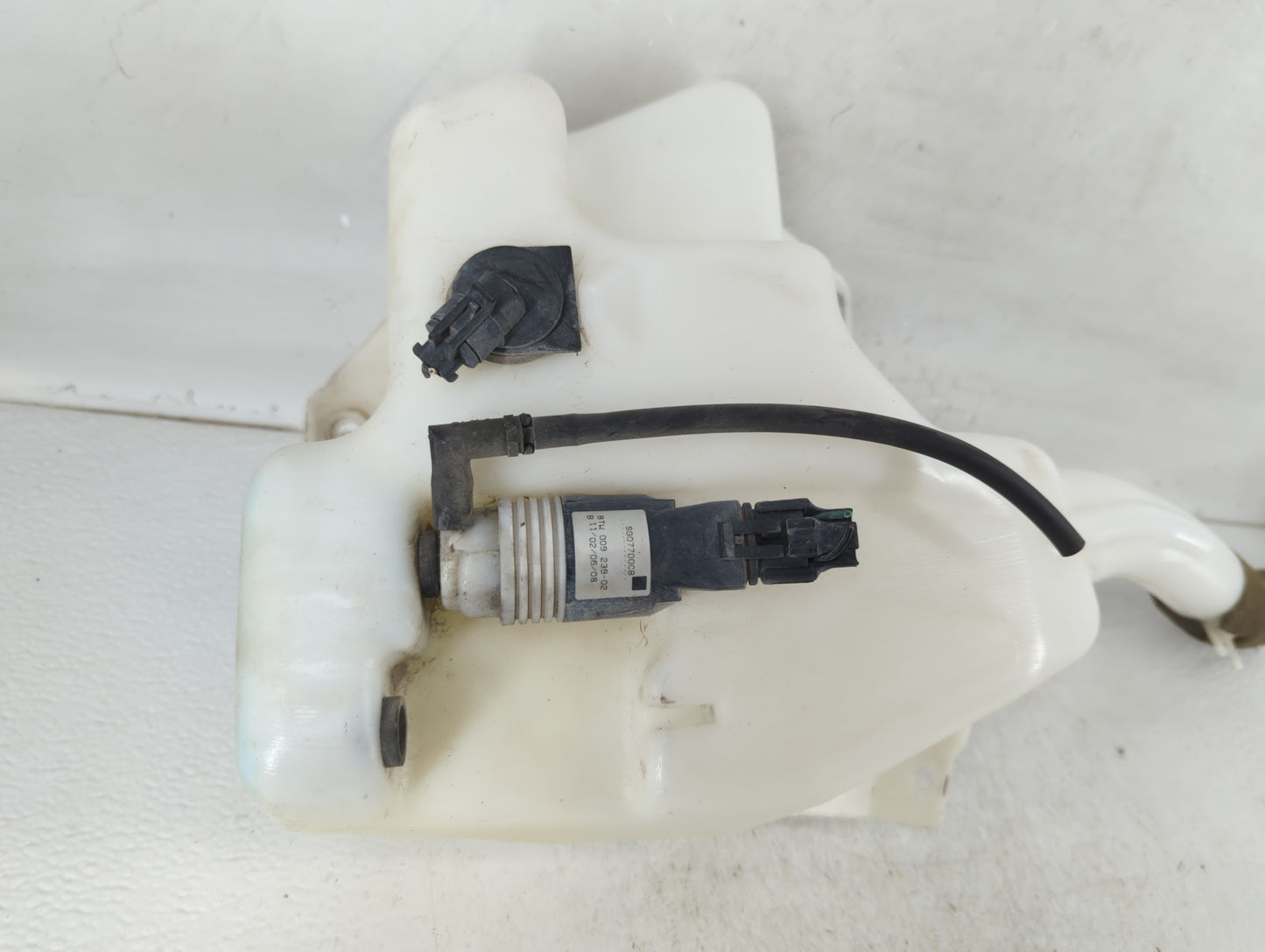 2007-2009 Gmc Acadia Windshield Washer Fluid Reservoir Bottle Oem - Oemusedautoparts1.com