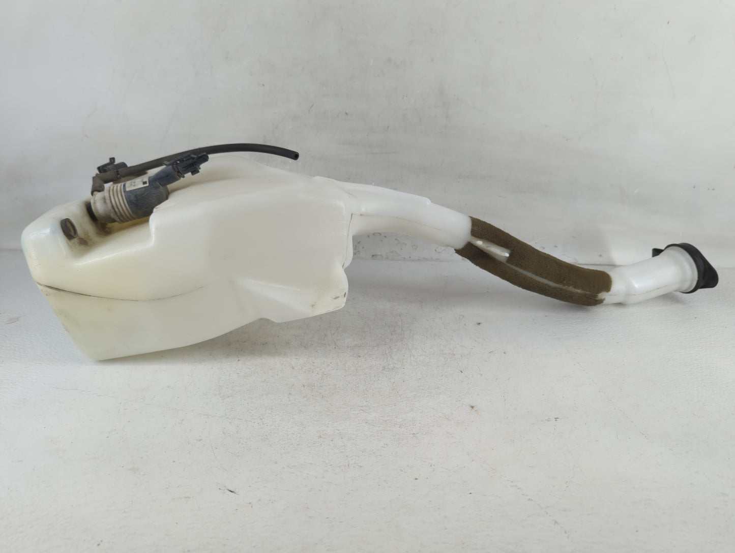 2007-2009 Gmc Acadia Windshield Washer Fluid Reservoir Bottle Oem - Oemusedautoparts1.com