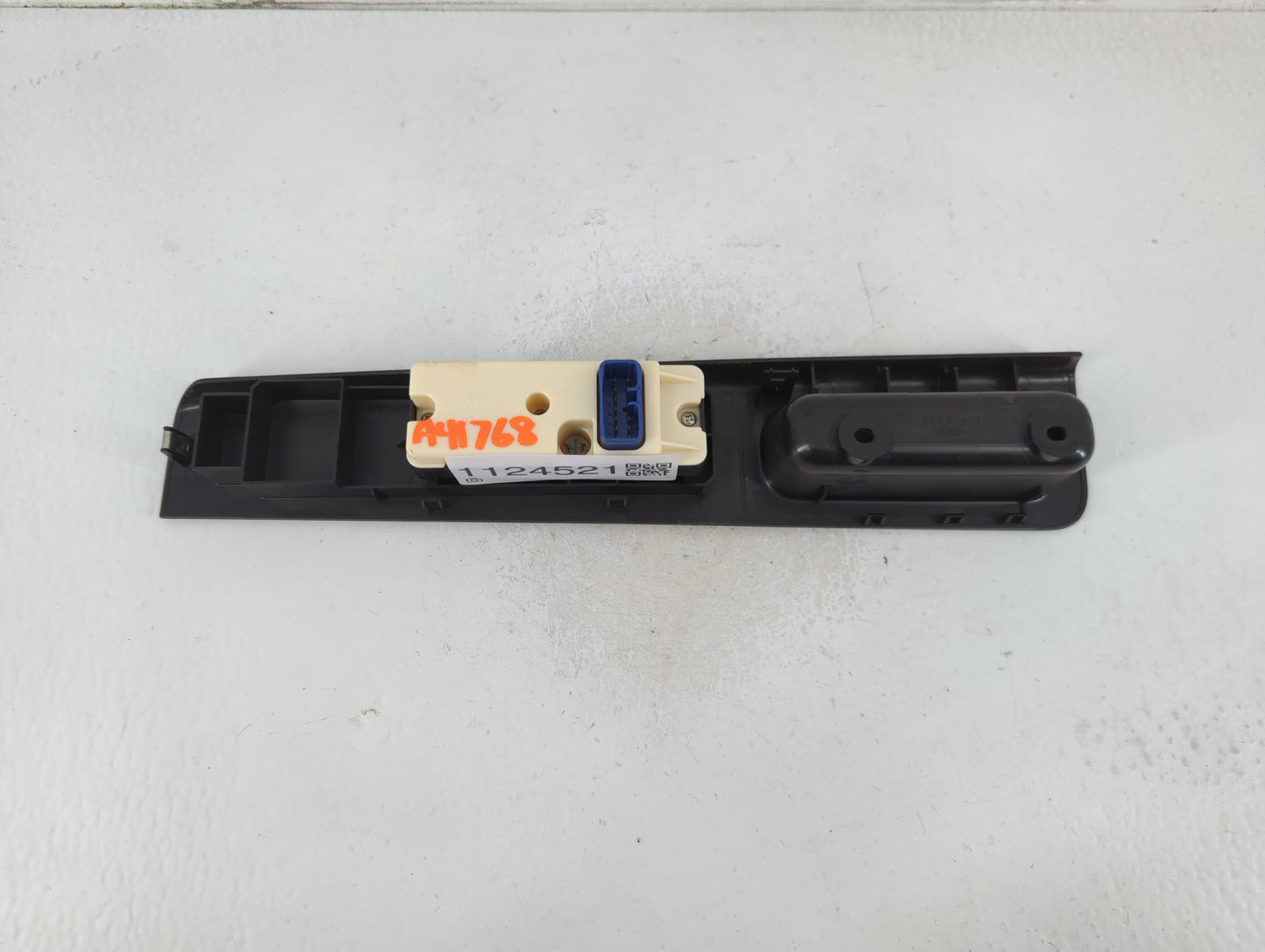 2004-2012 Gmc Canyon Master Power Window Switch Replacement Driver Side Left P/N:517319 Fits OEM Used Auto Parts - Oemusedau