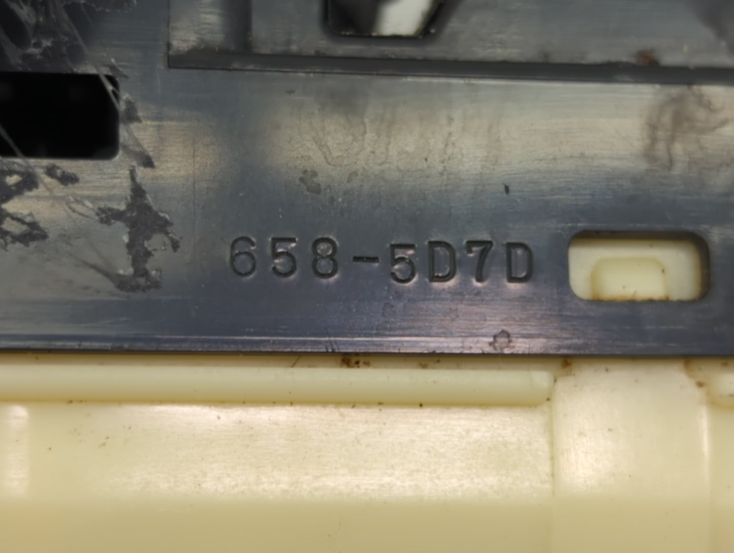 2004-2012 Gmc Canyon Master Power Window Switch Replacement Driver Side Left P/N:514643 658-5D7D Fits OEM Used Auto Parts - 