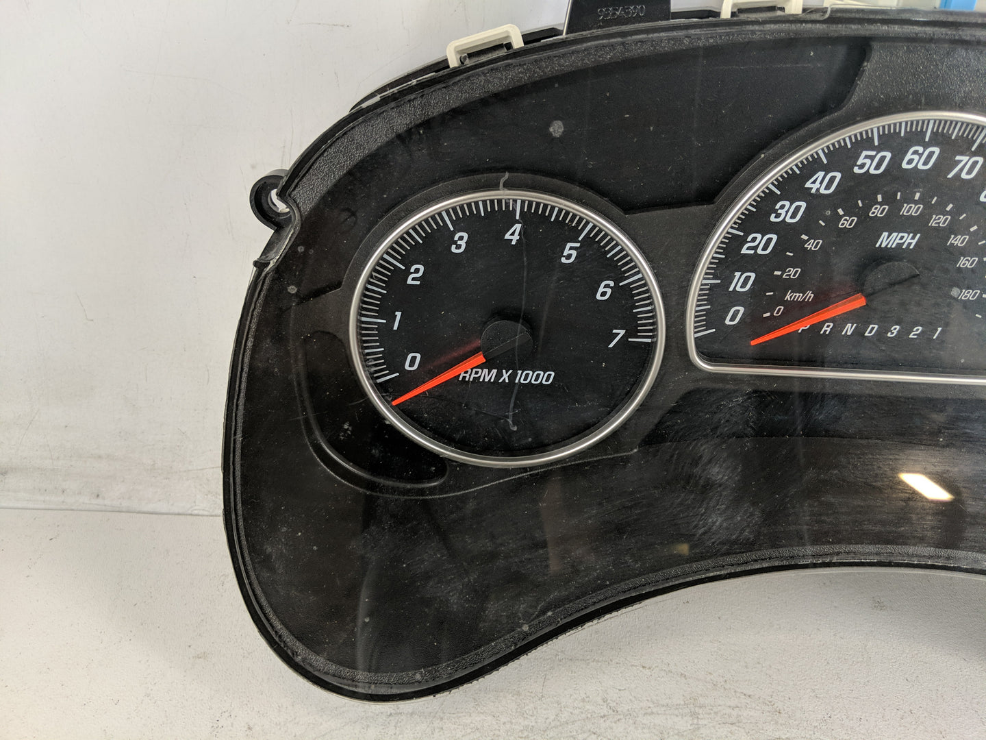 2006-2009 Gmc Envoy Instrument Cluster Speedometer Gauges P/N:25933648 Fits Fits 2006 2007 2008 2009 OEM Used Auto Parts - O