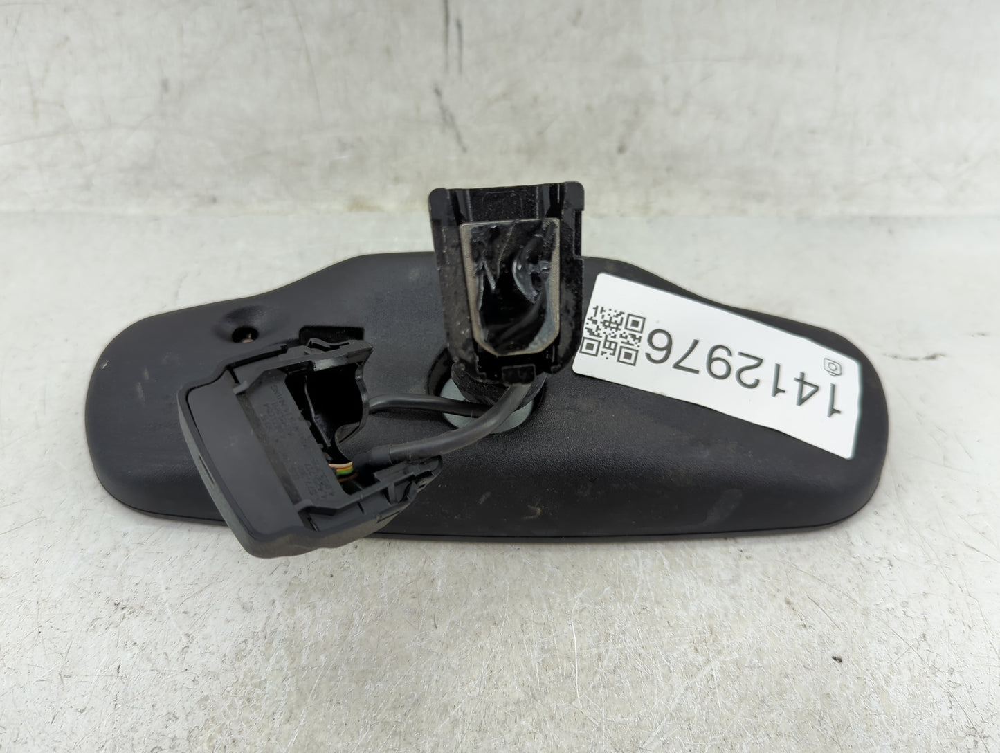 2008 Gmc Envoy Interior Rear View Mirror Replacement OEM P/N:15237546 Fits OEM Used Auto Parts - Oemusedautoparts1.com