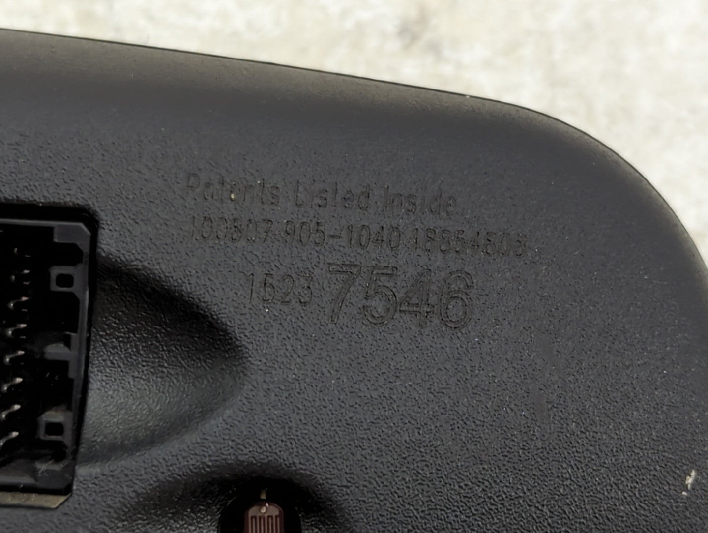 2008 Gmc Envoy Interior Rear View Mirror Replacement OEM P/N:15237546 Fits OEM Used Auto Parts - Oemusedautoparts1.com
