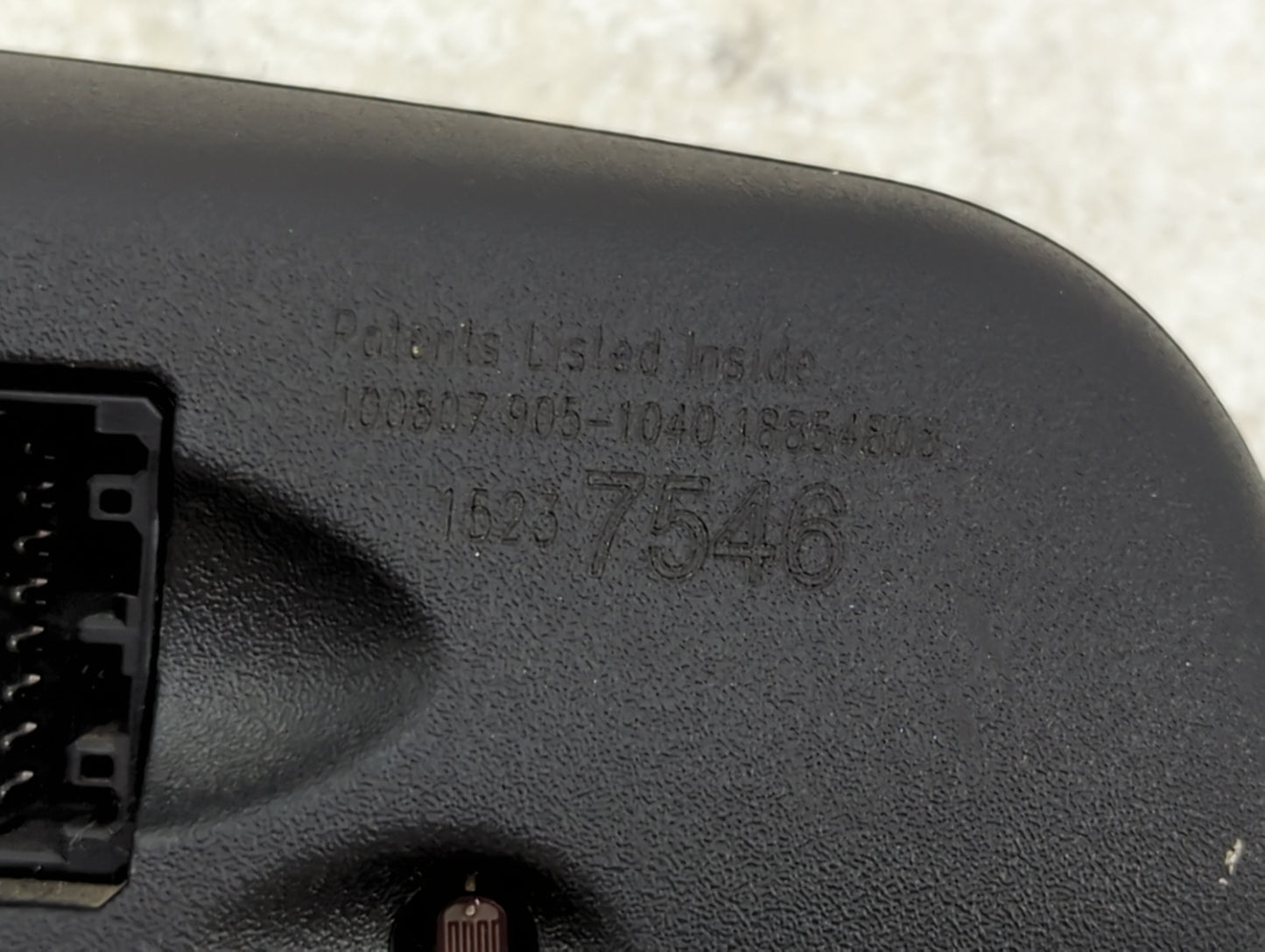 2008 Gmc Envoy Interior Rear View Mirror Replacement OEM P/N:15237546 Fits OEM Used Auto Parts - Oemusedautoparts1.com