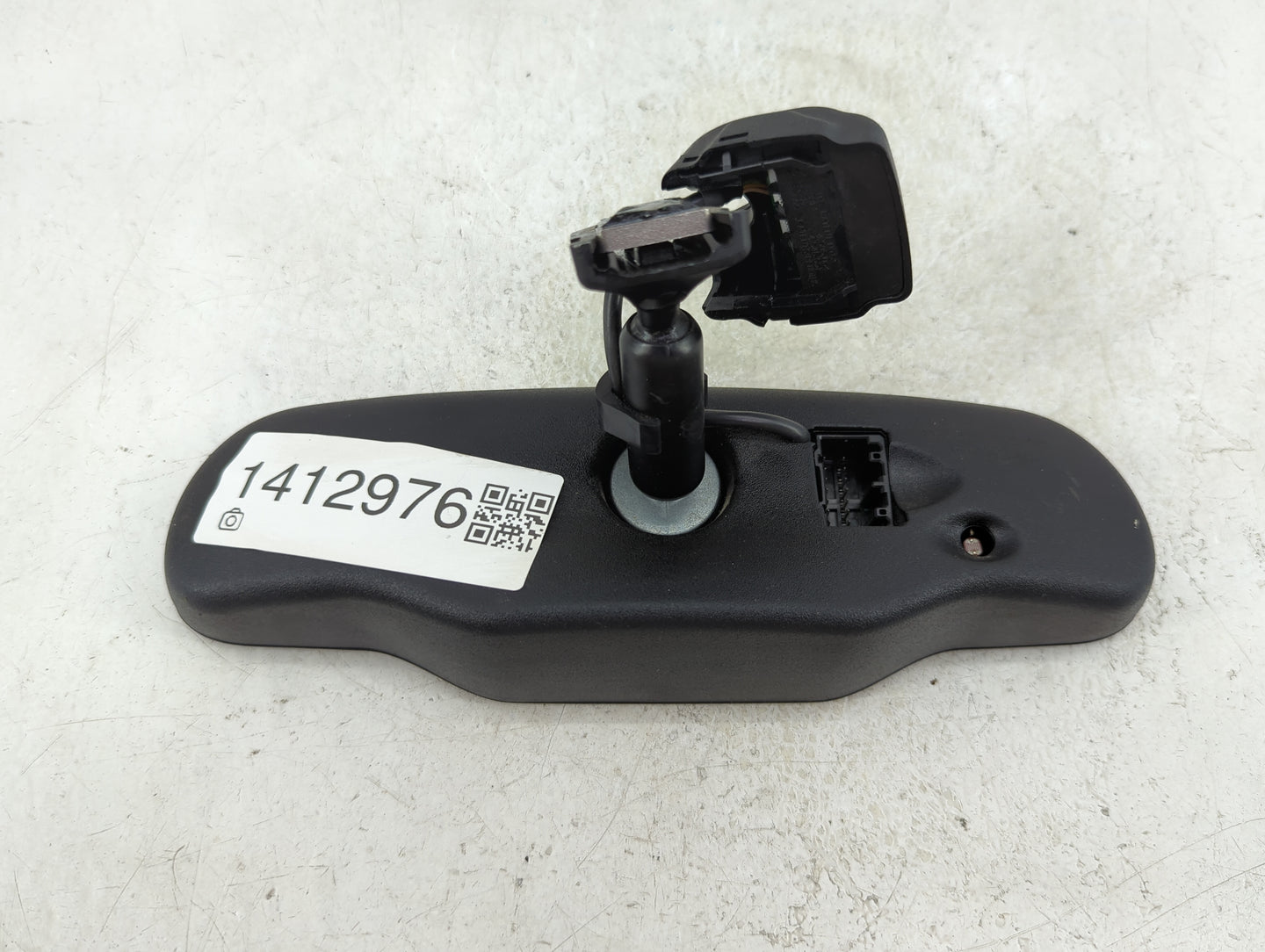 2008 Gmc Envoy Interior Rear View Mirror Replacement OEM P/N:15237546 Fits OEM Used Auto Parts - Oemusedautoparts1.com