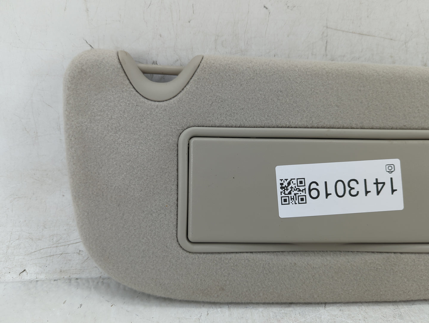 2008-2009 Gmc Envoy Sun Visor Shade Replacement Passenger Right Mirror Fits Fits 2008 2009 OEM Used Auto Parts - Oemusedauto