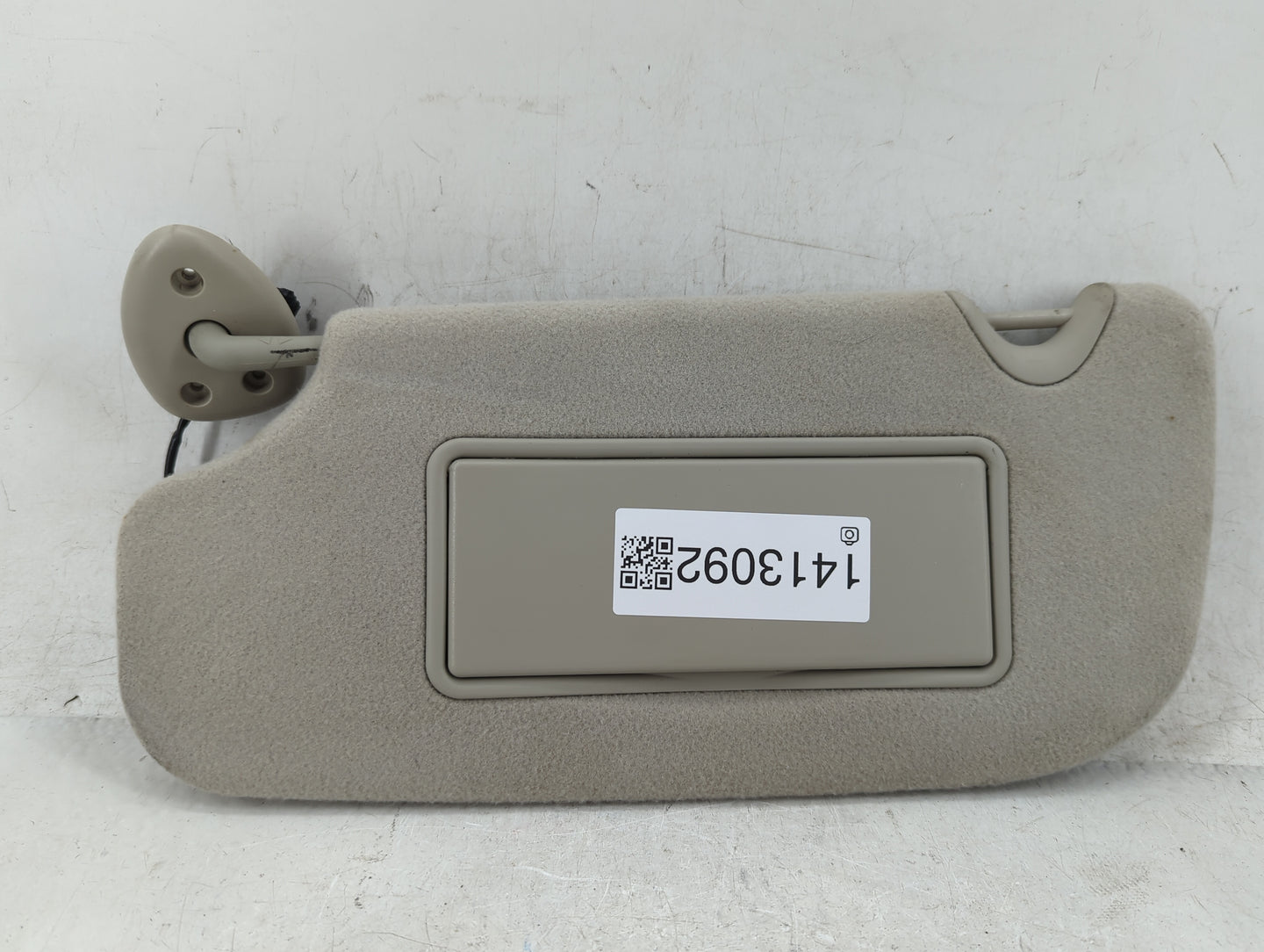 2008-2009 Gmc Envoy Sun Visor Shade Replacement Driver Left Mirror Fits Fits 2008 2009 OEM Used Auto Parts - Oemusedautopart