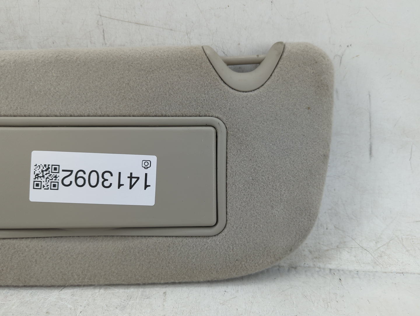 2008-2009 Gmc Envoy Sun Visor Shade Replacement Driver Left Mirror Fits Fits 2008 2009 OEM Used Auto Parts - Oemusedautopart