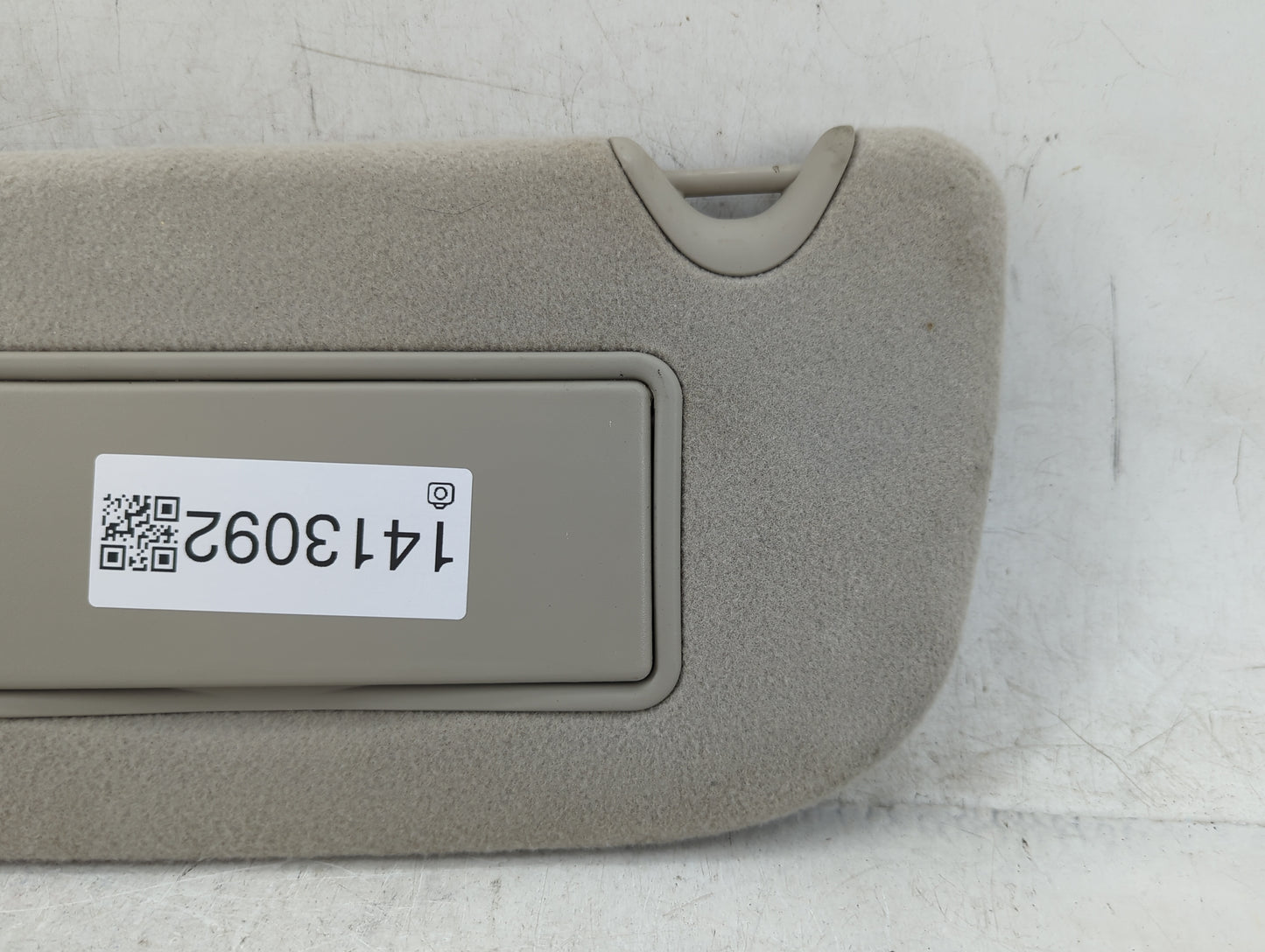 2008-2009 Gmc Envoy Sun Visor Shade Replacement Driver Left Mirror Fits Fits 2008 2009 OEM Used Auto Parts - Oemusedautopart