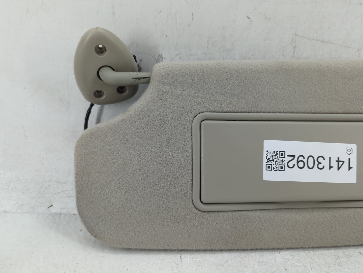 2008-2009 Gmc Envoy Sun Visor Shade Replacement Driver Left Mirror Fits Fits 2008 2009 OEM Used Auto Parts - Oemusedautopart