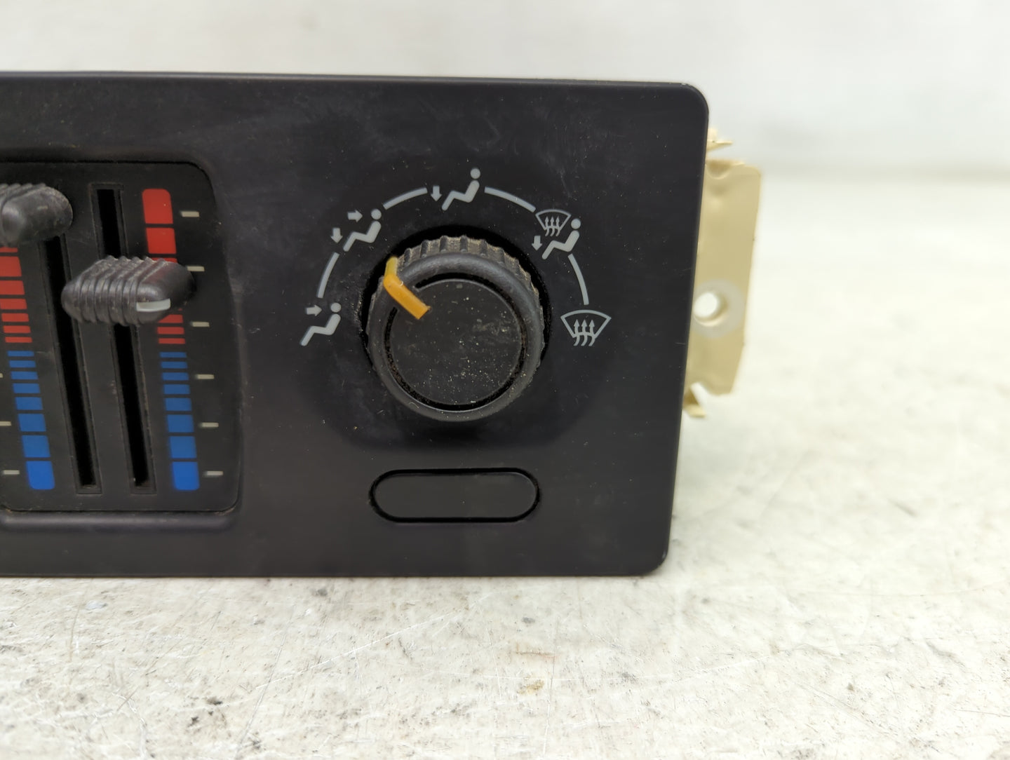 2003-2009 Gmc Envoy Climate Control Module Temperature AC/Heater Replacement P/N:15165921 Fits OEM Used Auto Parts - Oemused
