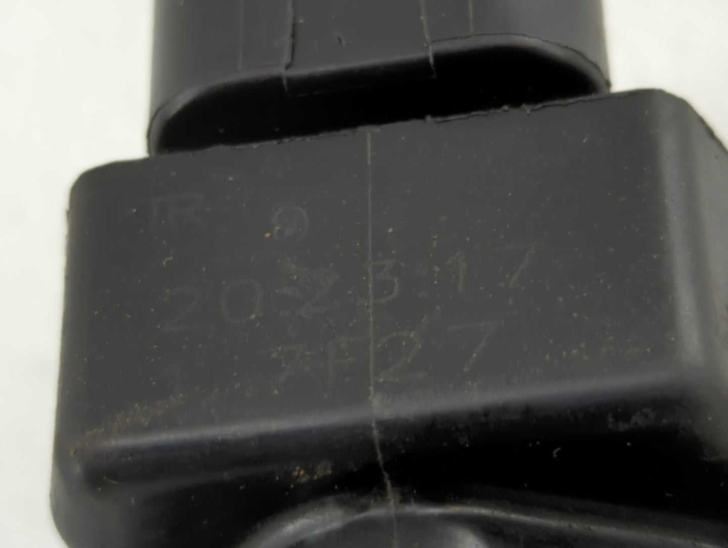 2005-2009 Gmc Envoy Ignition Coil Igniter Pack - Oemusedautoparts1.com