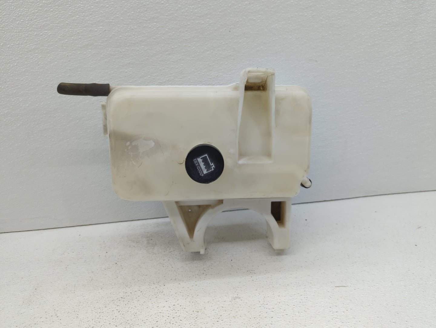 2002-2009 Gmc Envoy Radiator Coolant Overflow Expansion Tank Bottle - Oemusedautoparts1.com