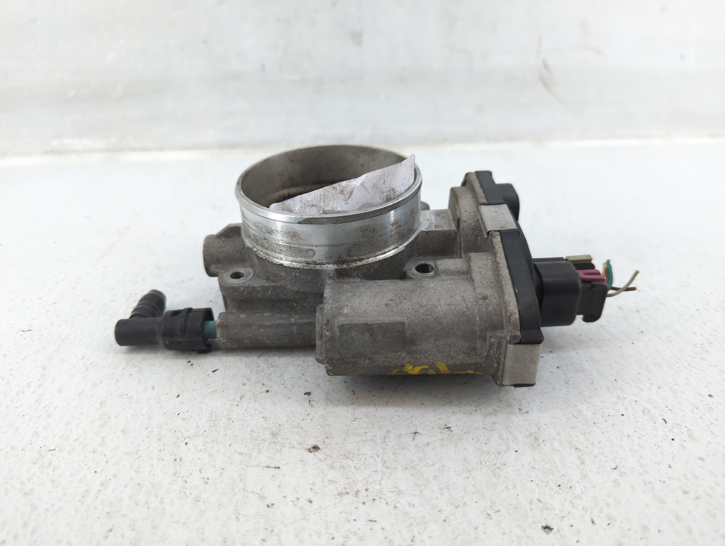 2008-2009 Gmc Envoy Throttle Body P/N:250AA 865JA, 1807AA 865JA Fits Fits 2008 2009 OEM Used Auto Parts - Oemusedautoparts1.