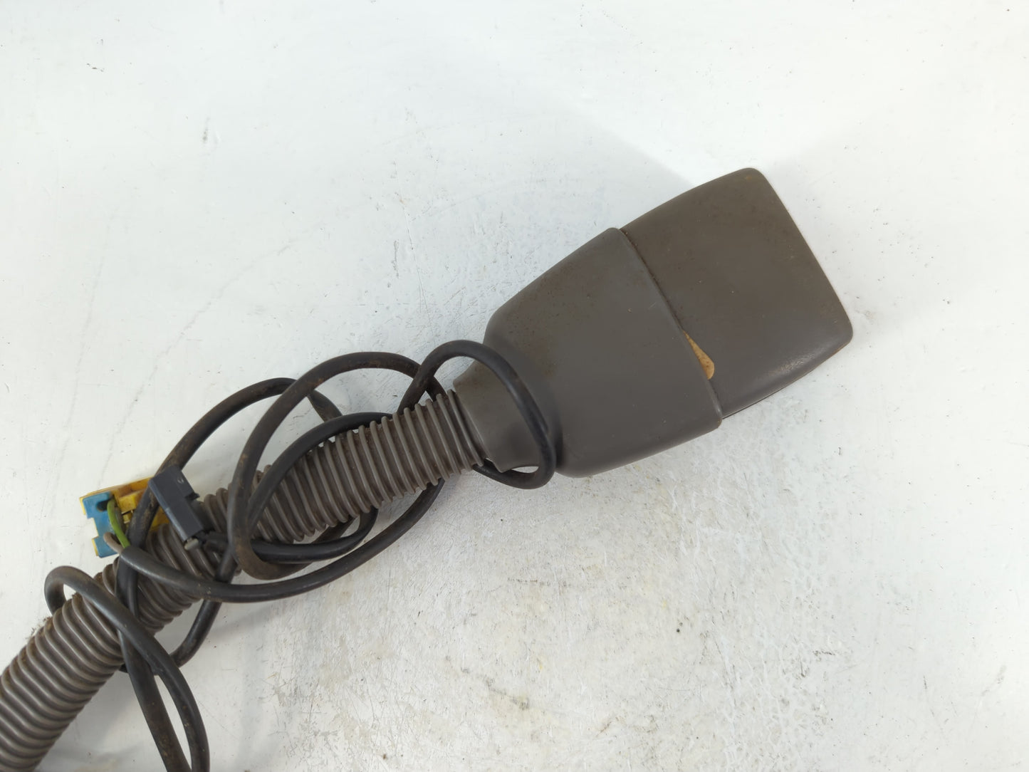 2006-2014 Gmc Savana 1500 Passenger Right Seat Belt Front Retractor - Oemusedautoparts1.com