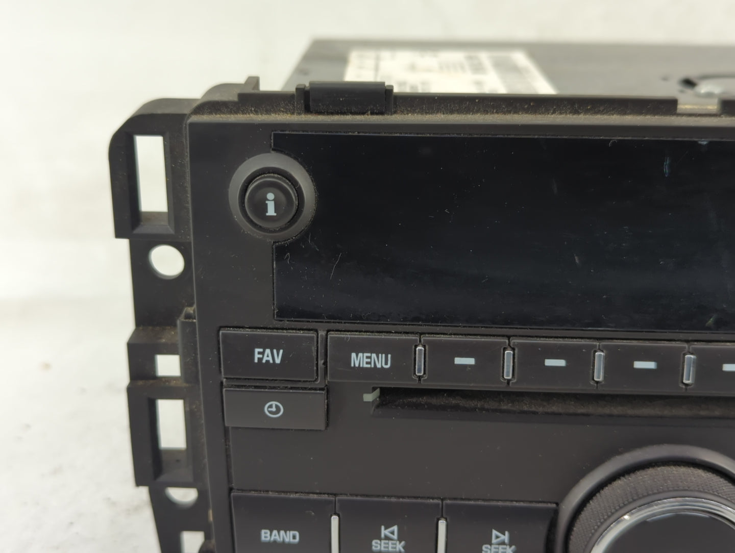 2007-2013 Gmc Sierra 1500 Radio AM FM Cd Player Receiver Replacement P/N:25799567 Fits OEM Used Auto Parts - Oemusedautopart