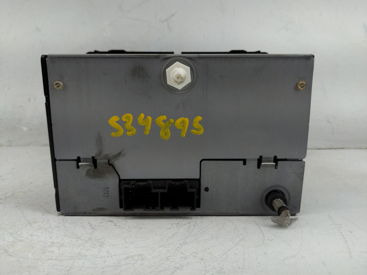2007-2013 Gmc Sierra 1500 Radio AM FM Cd Player Receiver Replacement P/N:25941919 Fits OEM Used Auto Parts - Oemusedautopart