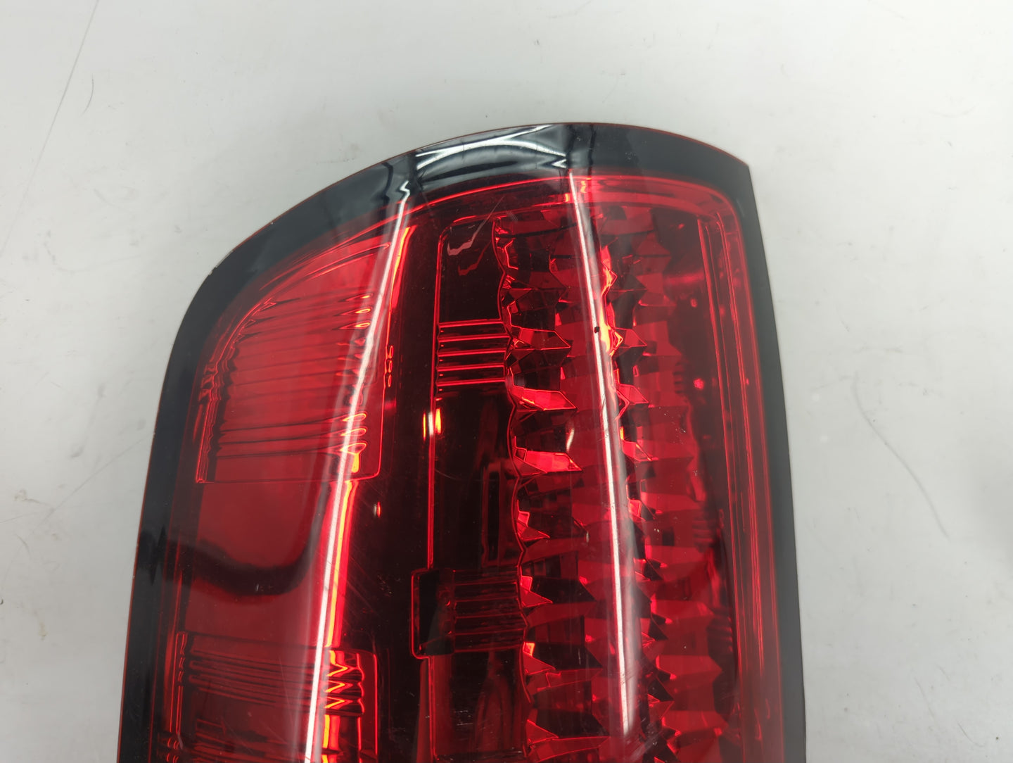2007-2013 Gmc Sierra 1500 Tail Light Assembly Driver Left OEM P/N:320129 Fits Fits 2007 2008 2009 2010 2011 2012 2013 2014 O