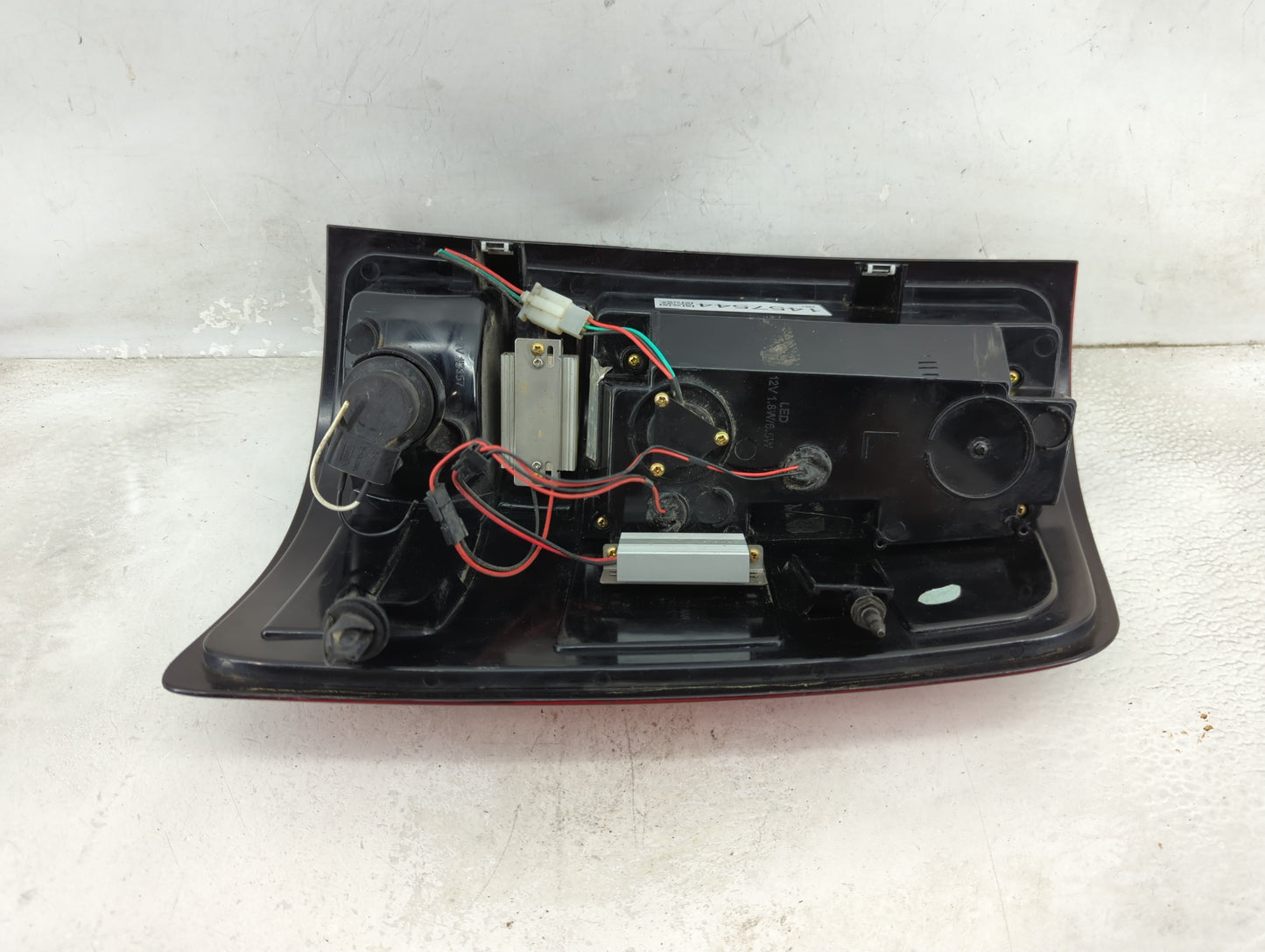 2007-2013 Gmc Sierra 1500 Tail Light Assembly Driver Left OEM P/N:320129 Fits Fits 2007 2008 2009 2010 2011 2012 2013 2014 O