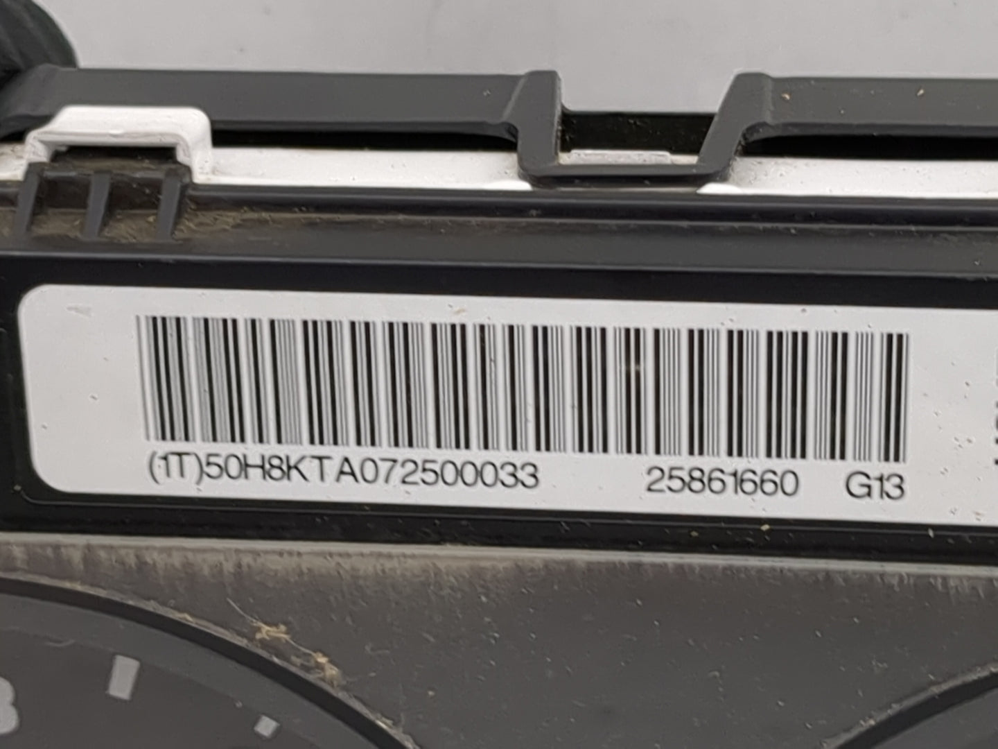 2007-2012 Gmc Sierra 2500 Instrument Cluster Speedometer Gauges P/N:25861660 50H8KTA072500033 Miles: Fits OEM Used Auto Part