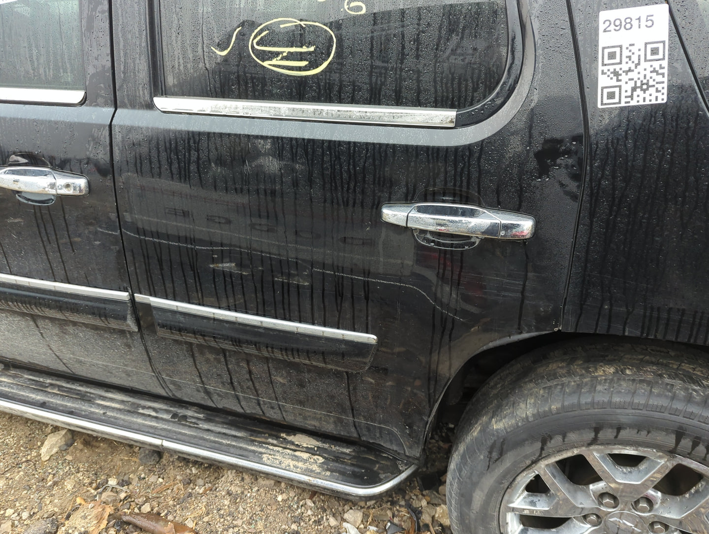 2007-2014 Gmc Yukon Driver Rear Door Oem 1387102 - Oemusedautoparts1.com