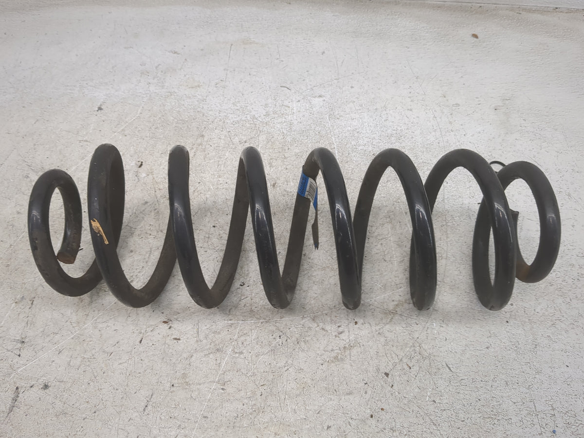 2007-2014 Gmc Yukon Passenger Rear Coil Spring - Oem 1387130 - Oemusedautoparts1.com