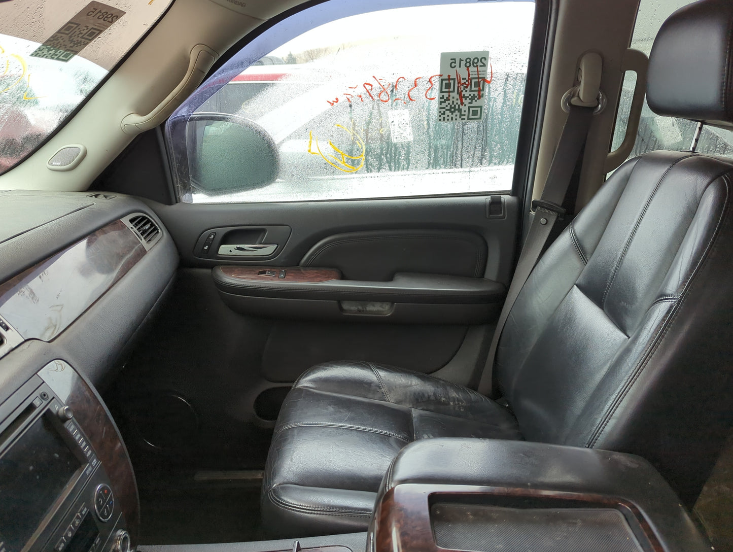 2008 Gmc Yukon Front Right Passenger Interior Door Panel Trim - Oemusedautoparts1.com