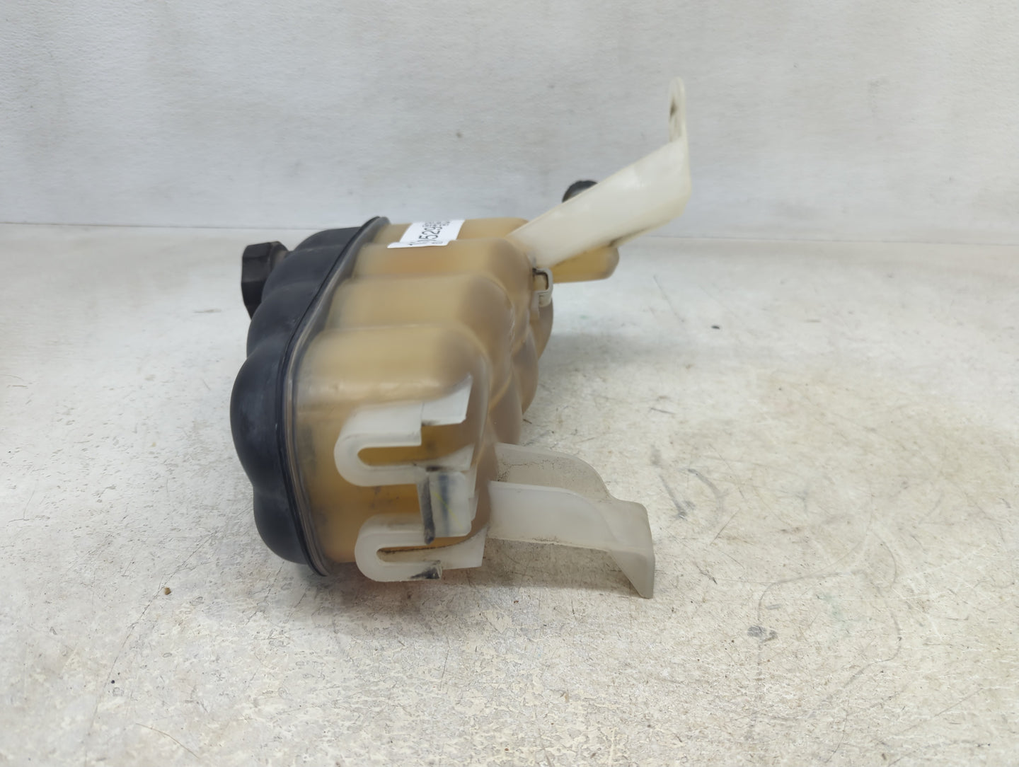 2007-2014 Gmc Yukon Radiator Coolant Overflow Expansion Tank Bottle 1390529 - Oemusedautoparts1.com