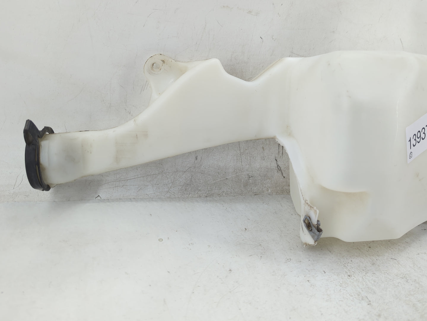 2007-2014 Gmc Yukon Windshield Washer Fluid Reservoir Bottle Oem - Oemusedautoparts1.com