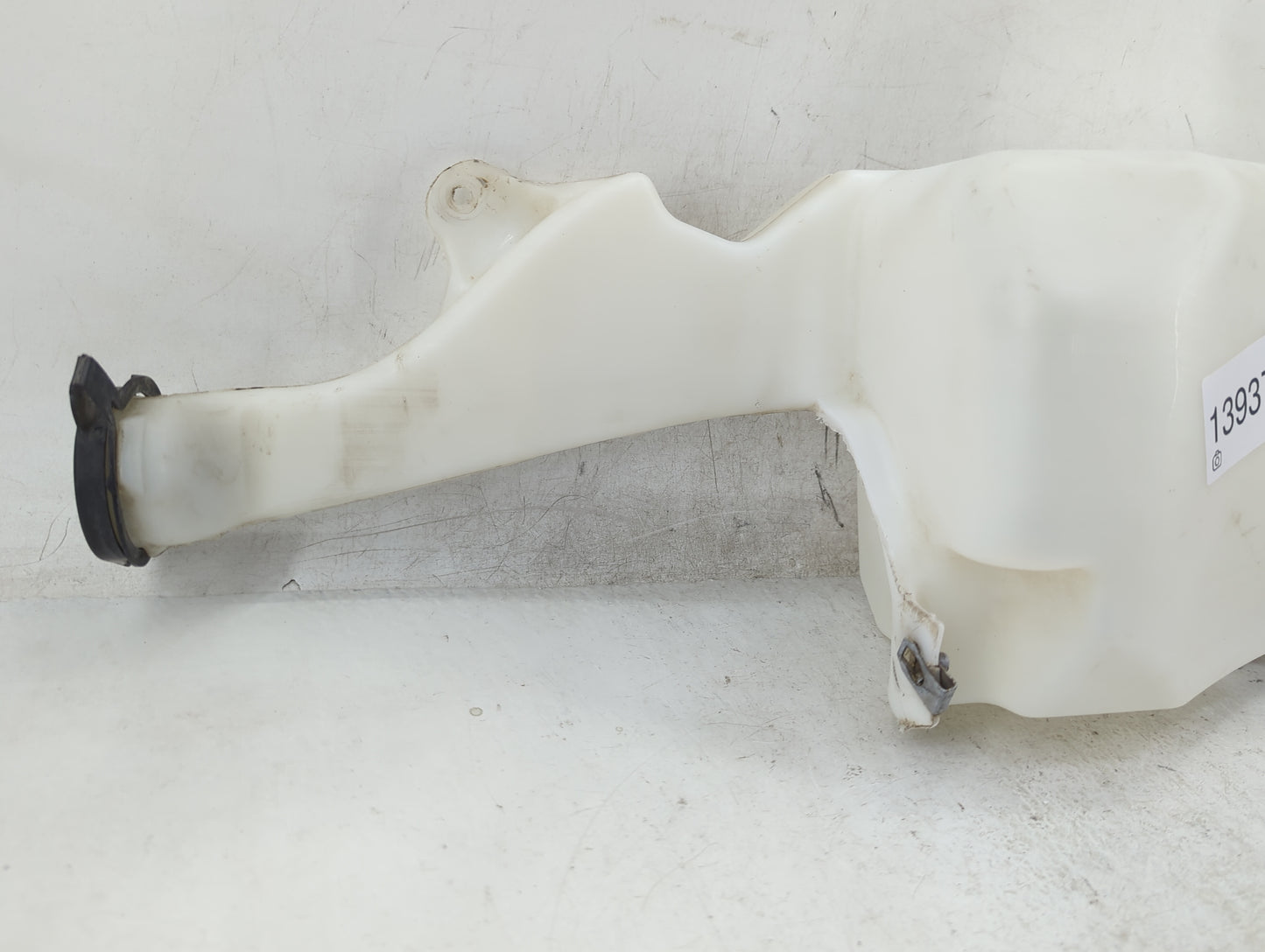 2007-2014 Gmc Yukon Windshield Washer Fluid Reservoir Bottle Oem - Oemusedautoparts1.com