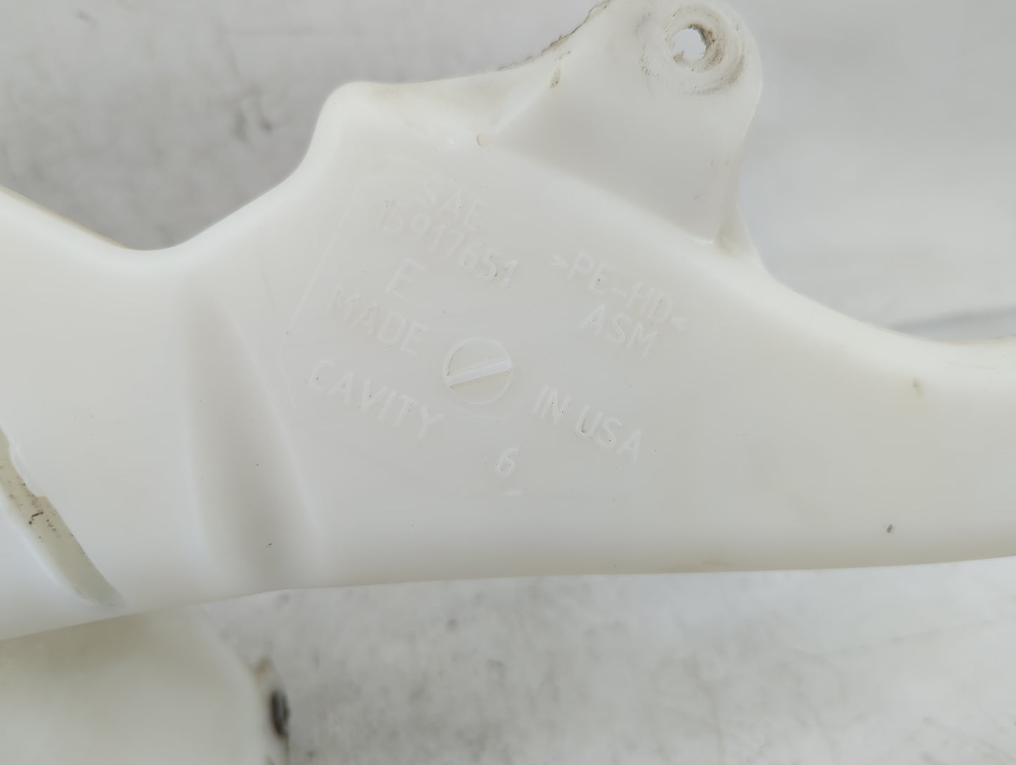 2007-2014 Gmc Yukon Windshield Washer Fluid Reservoir Bottle Oem - Oemusedautoparts1.com