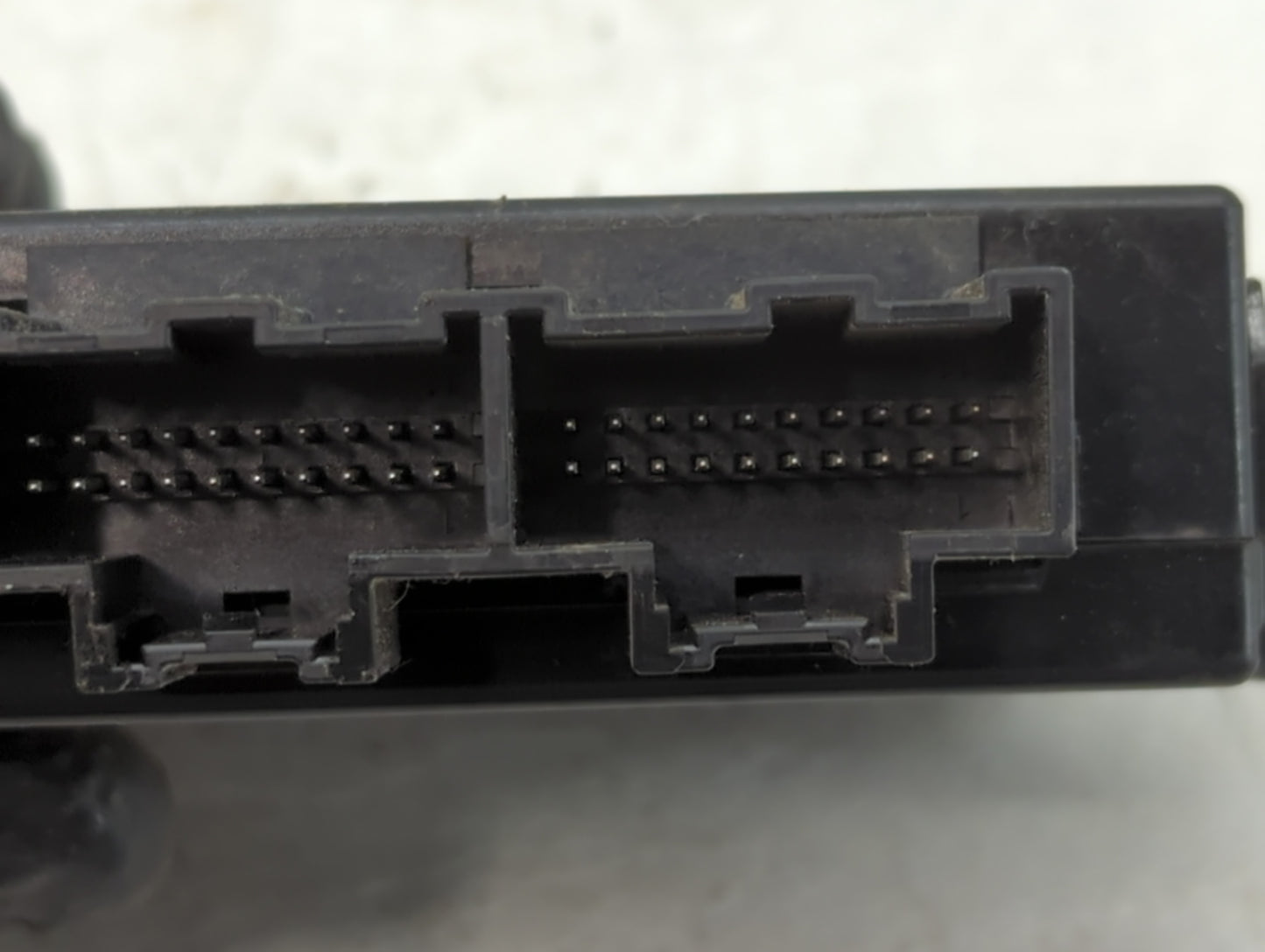 2007-2011 Gmc Yukon Body Control Module Bcm Inner Cabin Fuse Box - Oemusedautoparts1.com