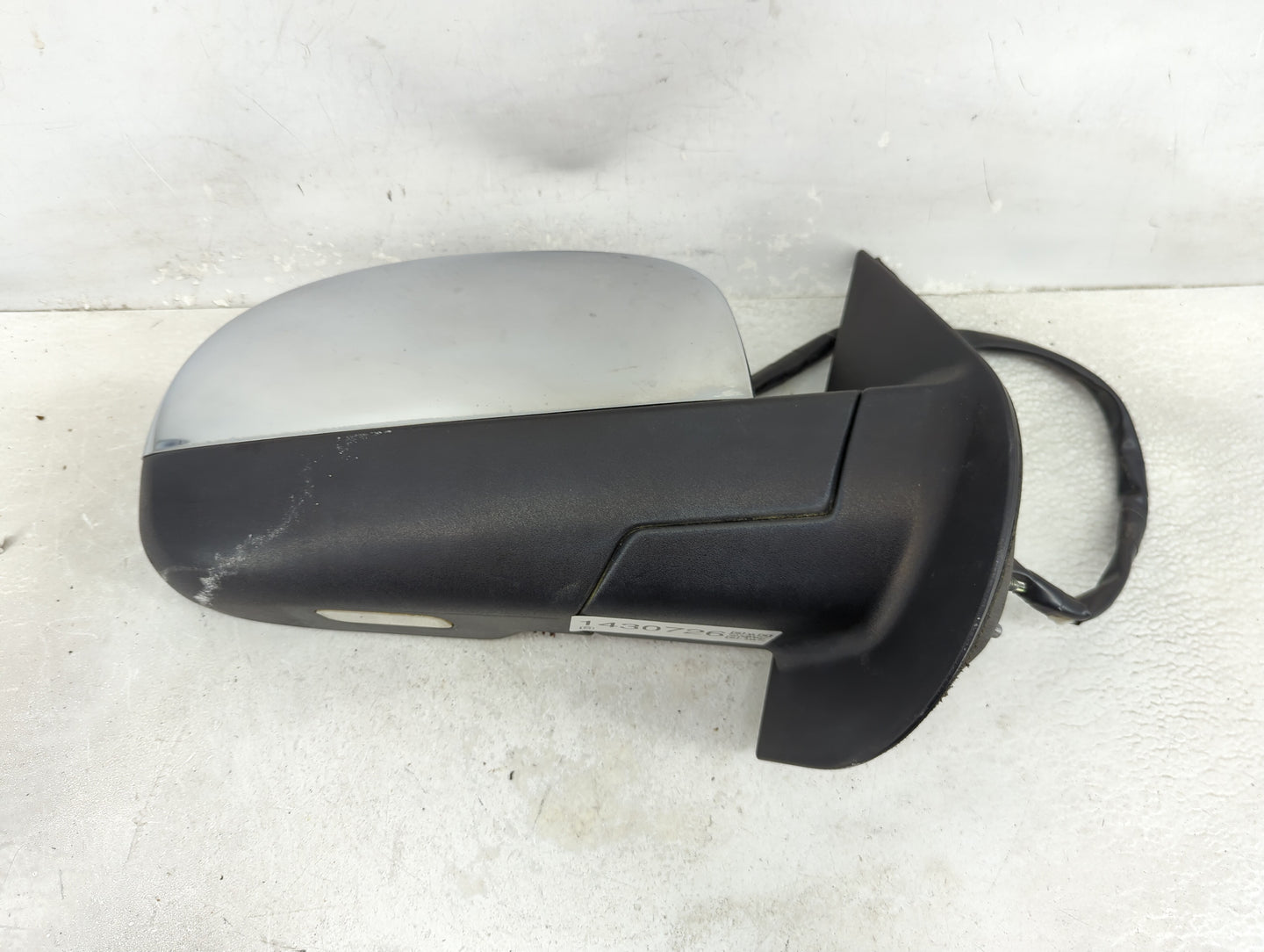 2007-2008 Gmc Yukon Xl Passenger Side View Mirror - Right Door Mirror OEM Used - Oemusedautoparts1.com