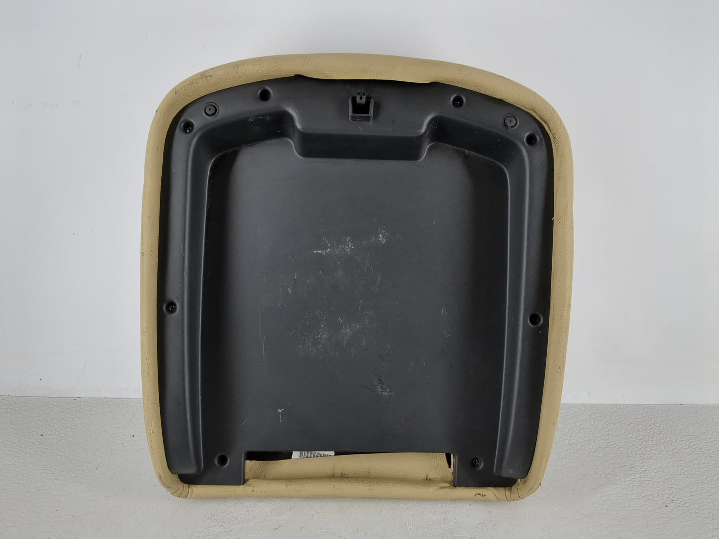 2007-2009 Gmc Yukon Xl 1500 Center Floor Console P/N:2387690830K-AB Fits Fits 2007 2008 2009 OEM Used Auto Parts - Oemusedau