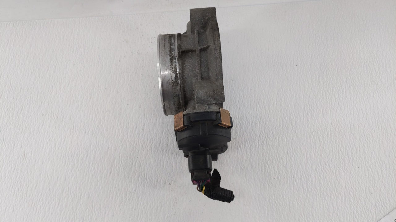 2008 Gmc Yukon Xl 1500 Throttle Body P/N:RME87-3A 0760 Fits OEM Used Auto Parts - Oemusedautoparts1.com