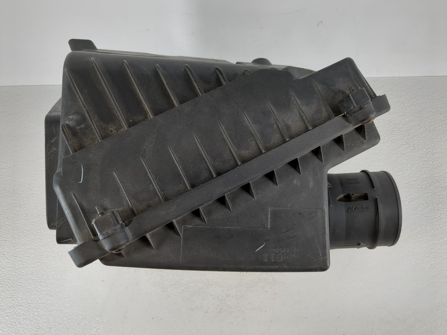 2007-2008 Gmc Yukon Xl 1500 Air Cleaner Intake-duct Hose Tube - Oemusedautoparts1.com
