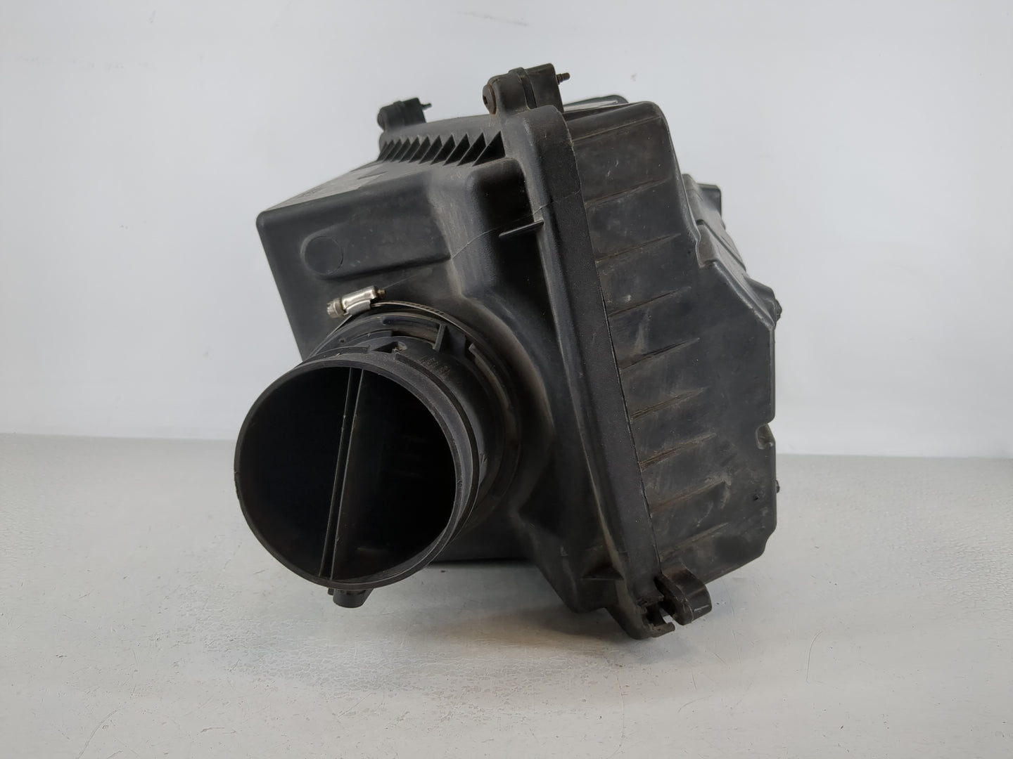 2007-2008 Gmc Yukon Xl 1500 Air Cleaner Intake-duct Hose Tube - Oemusedautoparts1.com
