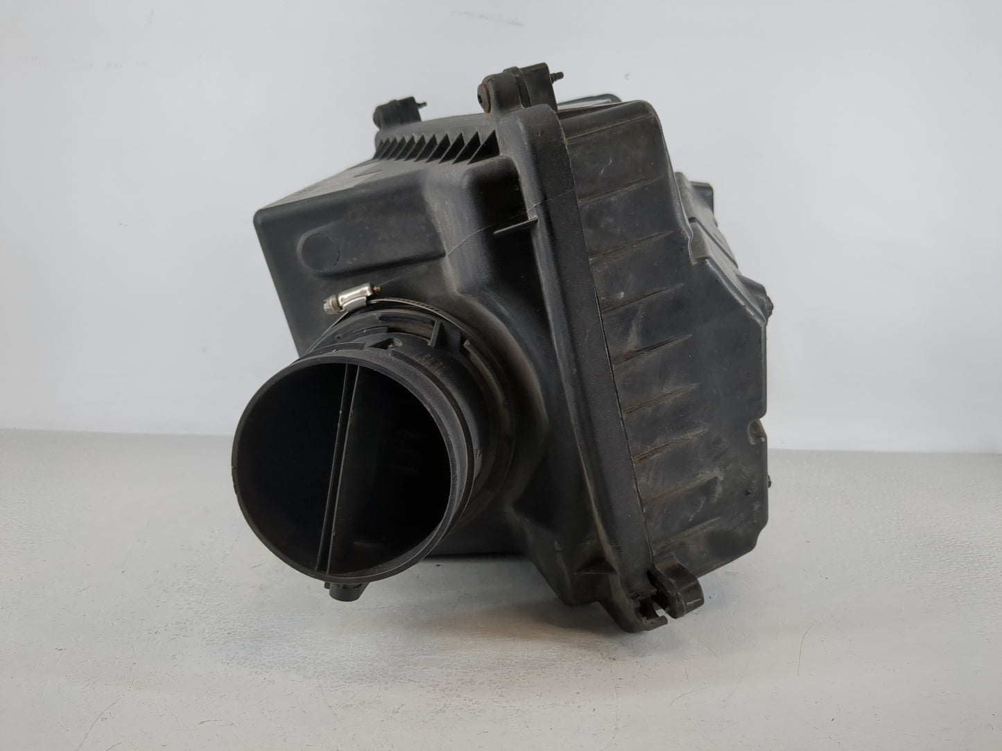 2007-2008 Gmc Yukon Xl 1500 Air Cleaner Intake-duct Hose Tube - Oemusedautoparts1.com