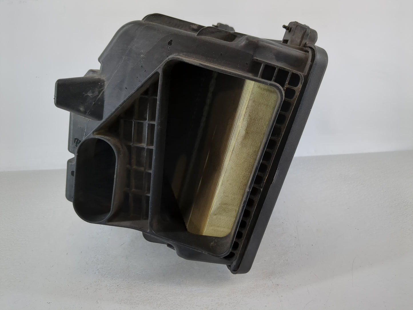 2007-2008 Gmc Yukon Xl 1500 Air Cleaner Intake-duct Hose Tube - Oemusedautoparts1.com