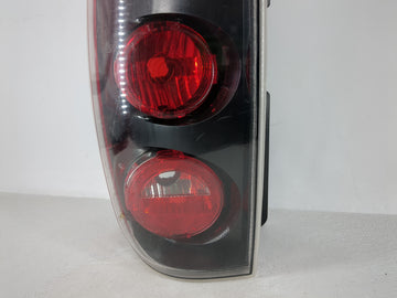 2007-2011 Gmc Yukon Xl 1500 Driver Left Side Deck Lid Mounted Tail Light