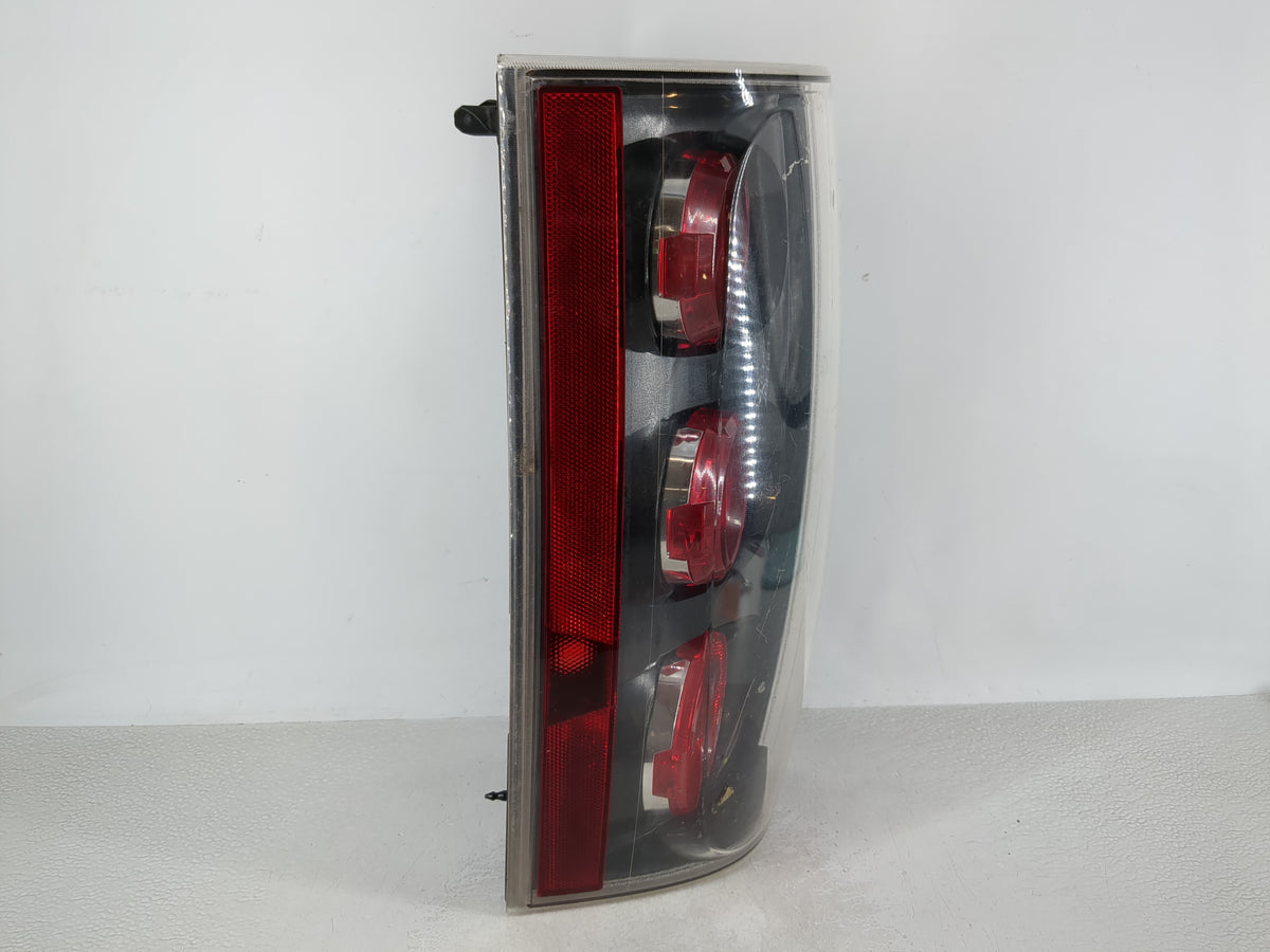 2007-2011 Gmc Yukon Xl 1500 Driver Left Side Deck Lid Mounted Tail Light - Oemusedautoparts1.com