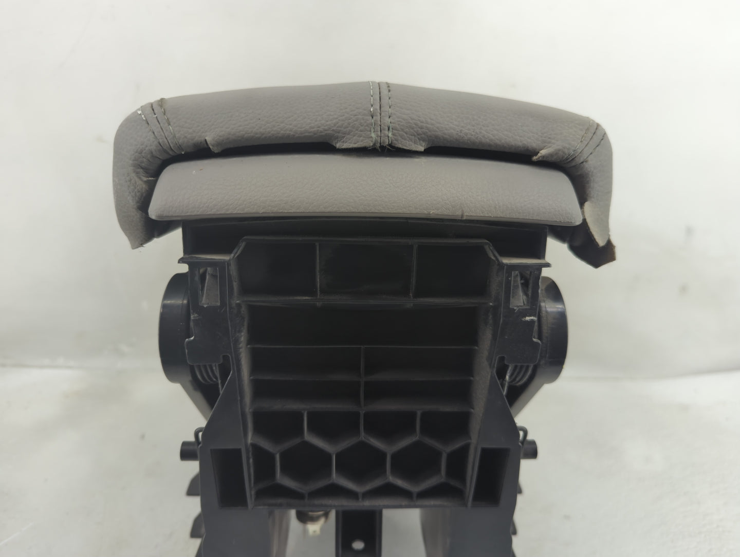 2008 Honda Accord Center Console Armrest Cover Lid P/N:83404-TA0-A0-M1 Fits OEM Used Auto Parts - Oemusedautoparts1.com
