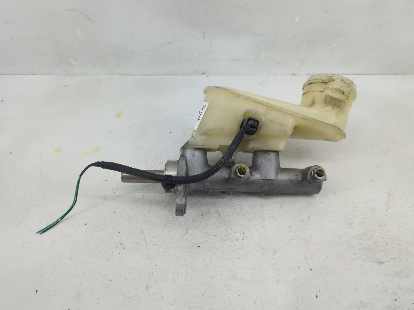 2008-2012 Honda Accord Brake Master Cylinder 1376530 - Oemusedautoparts1.com