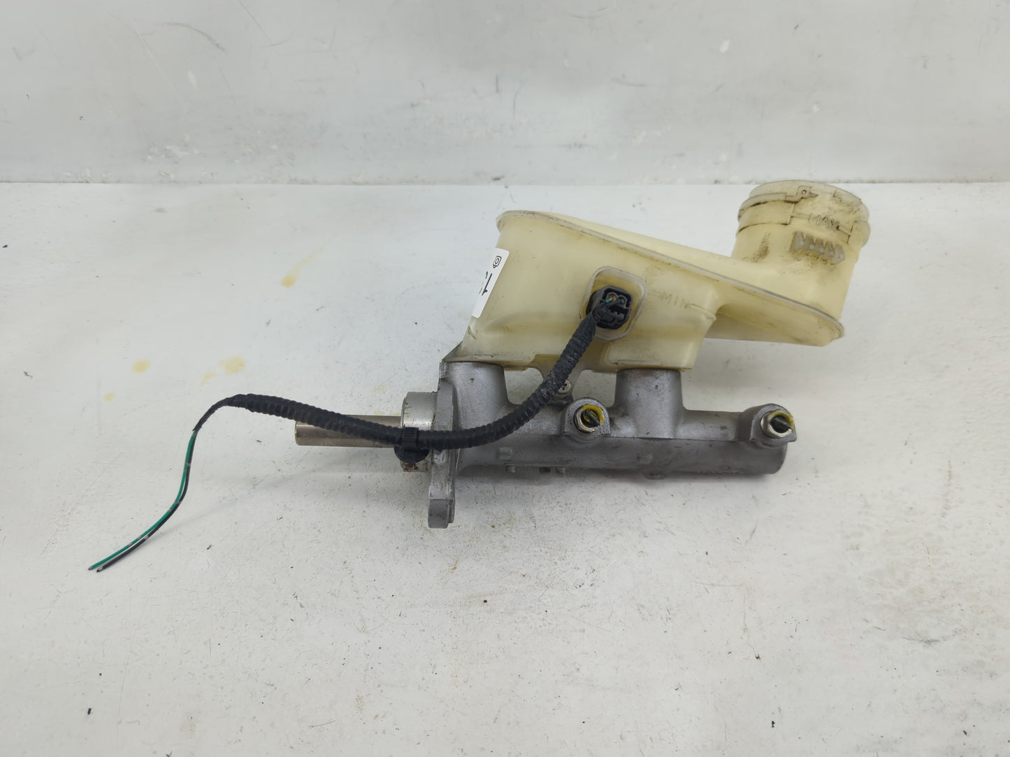 2008-2012 Honda Accord Brake Master Cylinder 1376530 - Oemusedautoparts1.com