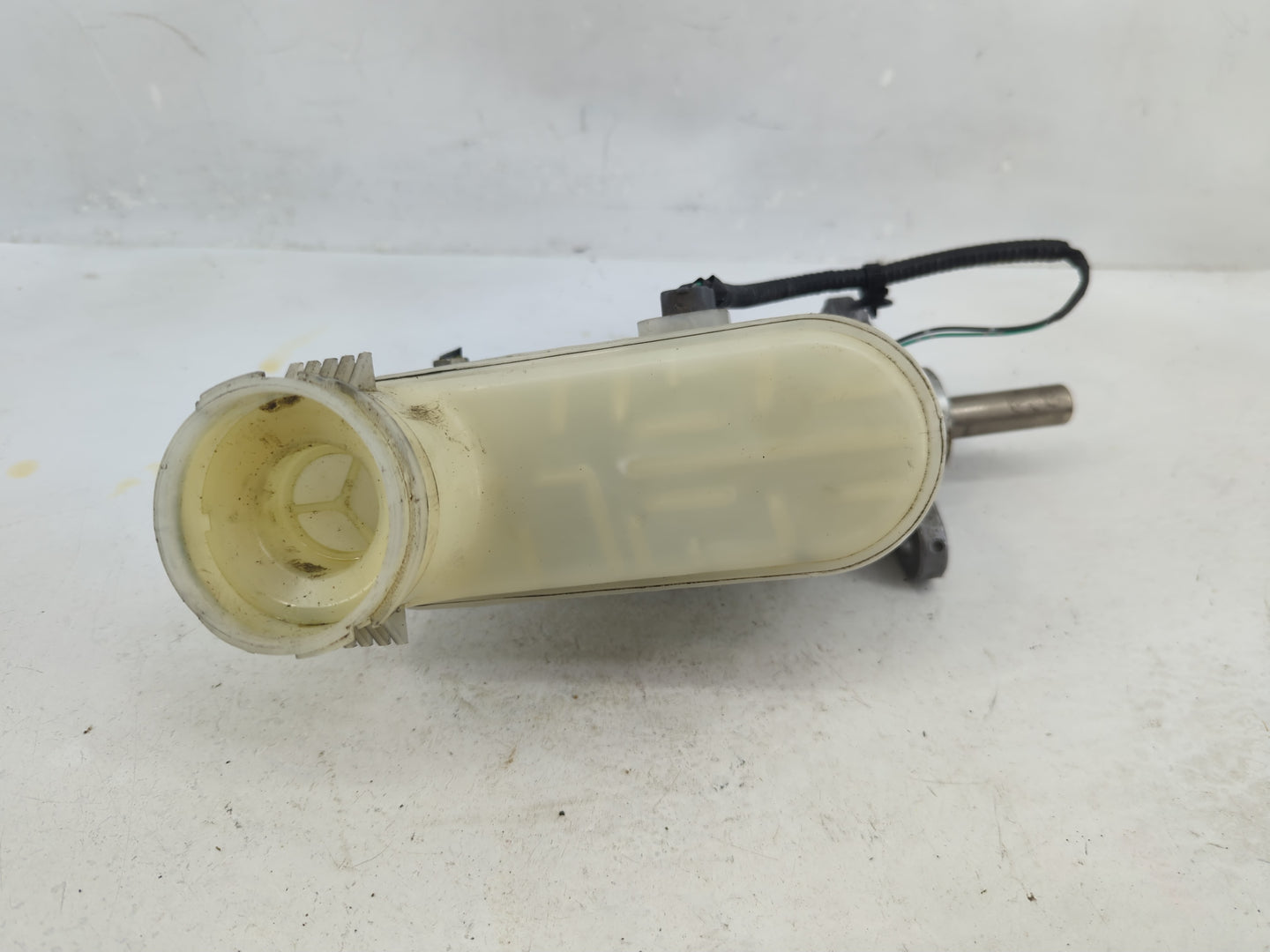 2008-2012 Honda Accord Brake Master Cylinder 1376530 - Oemusedautoparts1.com