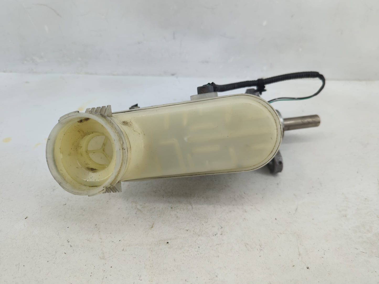 2008-2012 Honda Accord Brake Master Cylinder 1376530 - Oemusedautoparts1.com