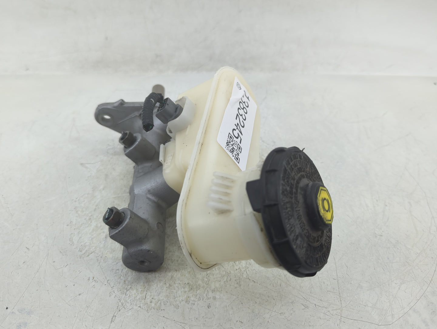 2008-2012 Honda Accord Brake Master Cylinder 1383245 - Oemusedautoparts1.com