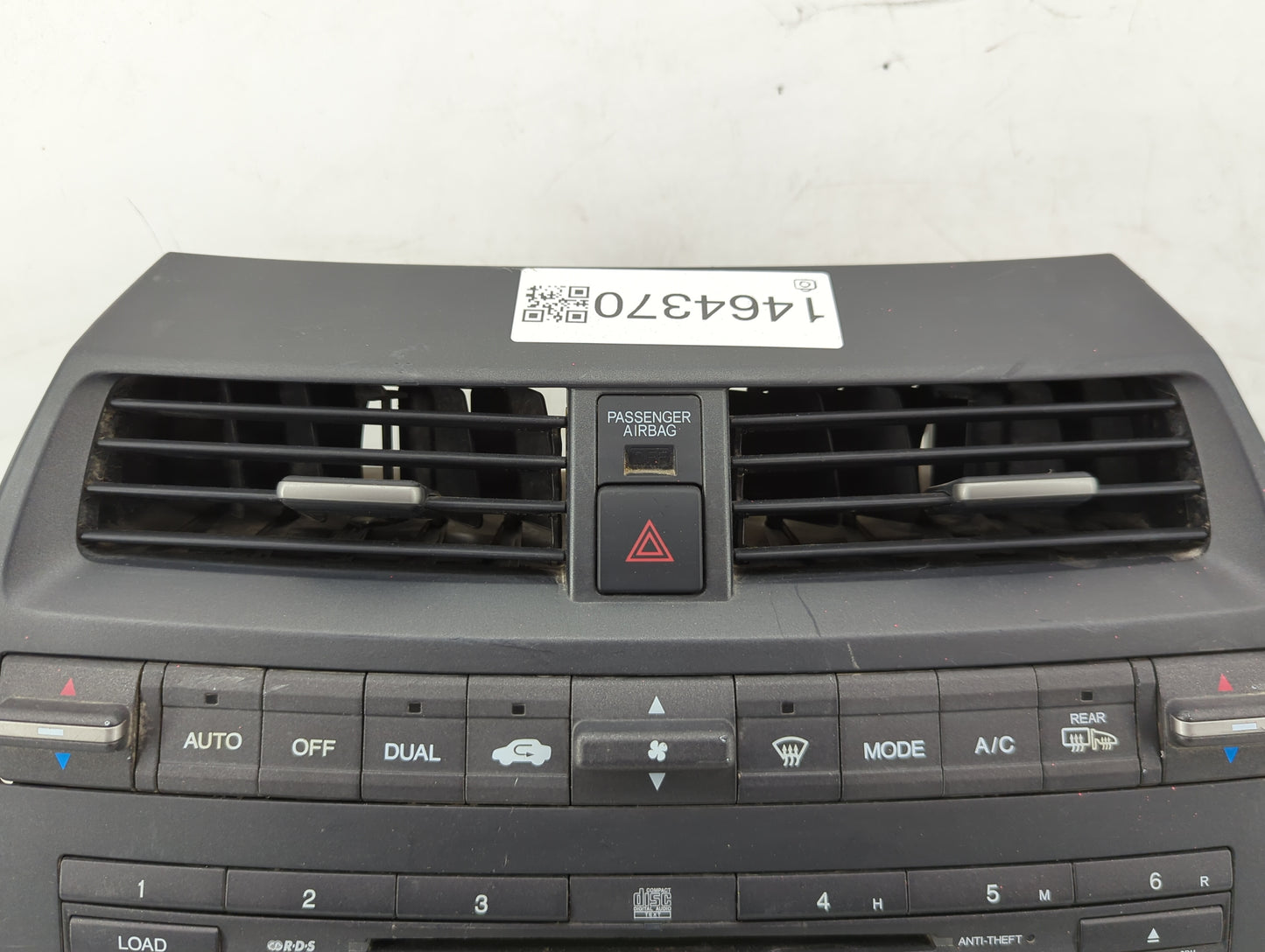 2008-2011 Honda Accord Radio AM FM Cd Player Receiver Replacement P/N:DEX-3117 Fits Fits 2008 2009 2010 2011 OEM Used Auto P