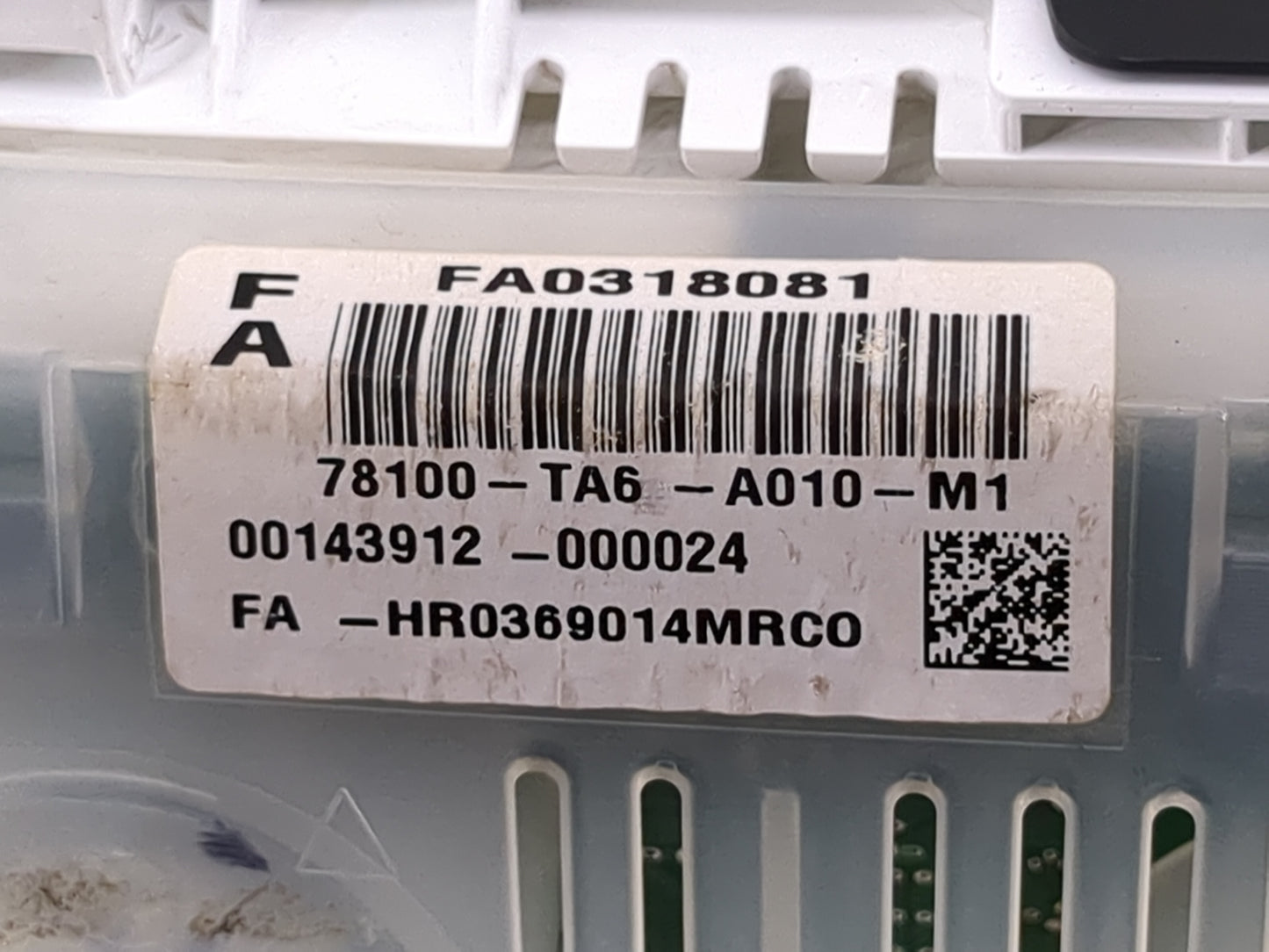 2008-2012 Honda Accord Instrument Cluster Speedometer Gauges P/N:78100-TA6-A010-M1 FA0318081 Miles: Fits OEM Used Auto Parts